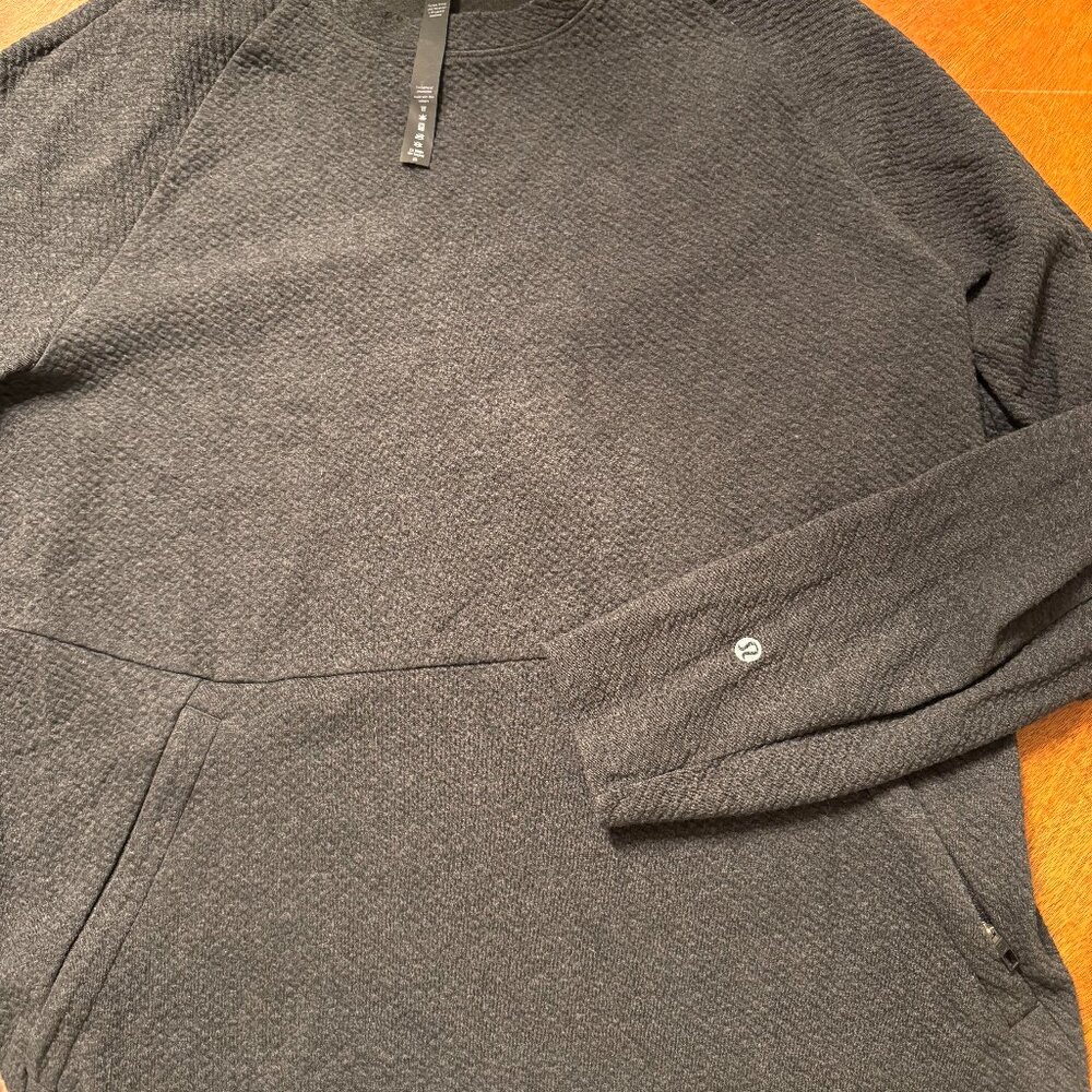 Men's Lululemon Waffle Knit Crewneck with front pockets.  Size Large.